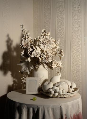 Trompe l'oeil (still life painted magnolia), 2012
